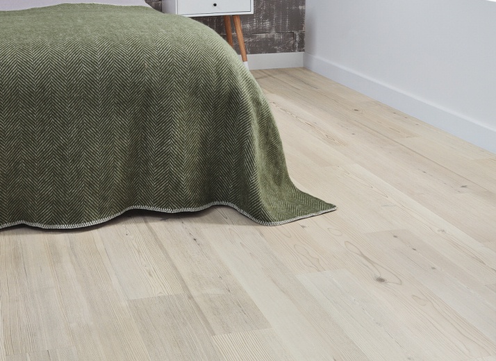 Style: Knight (KP132 Washed Scandi Pine) by Karndean Design Flooring